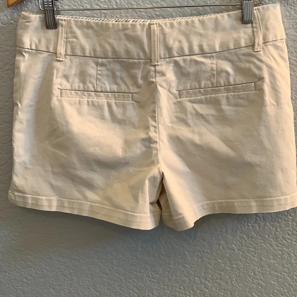 Loft Beige Bermuda Shorts - Picture 4 of 7